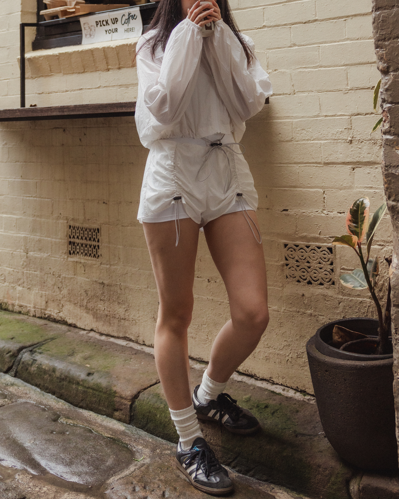 Gather Flow Shorts (2 pockets) / White
